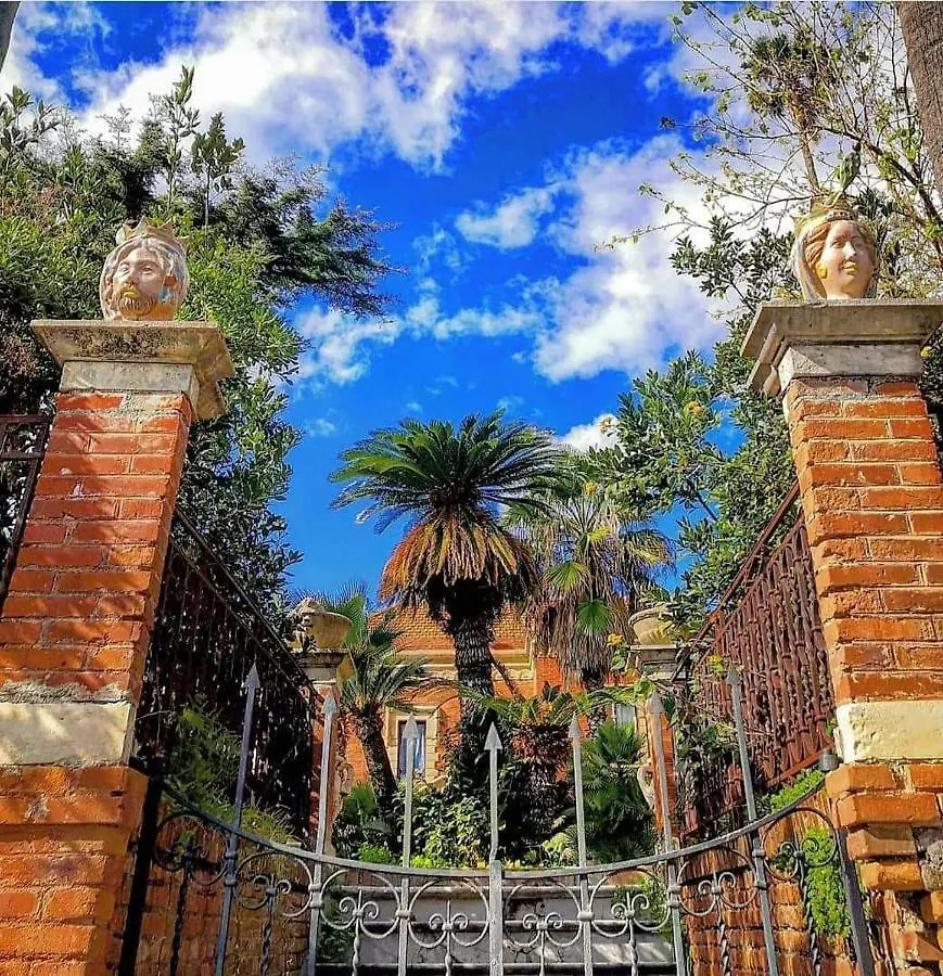 Gerendaház Villa Dei Marchesi Carrozza Santa Teresa di Riva