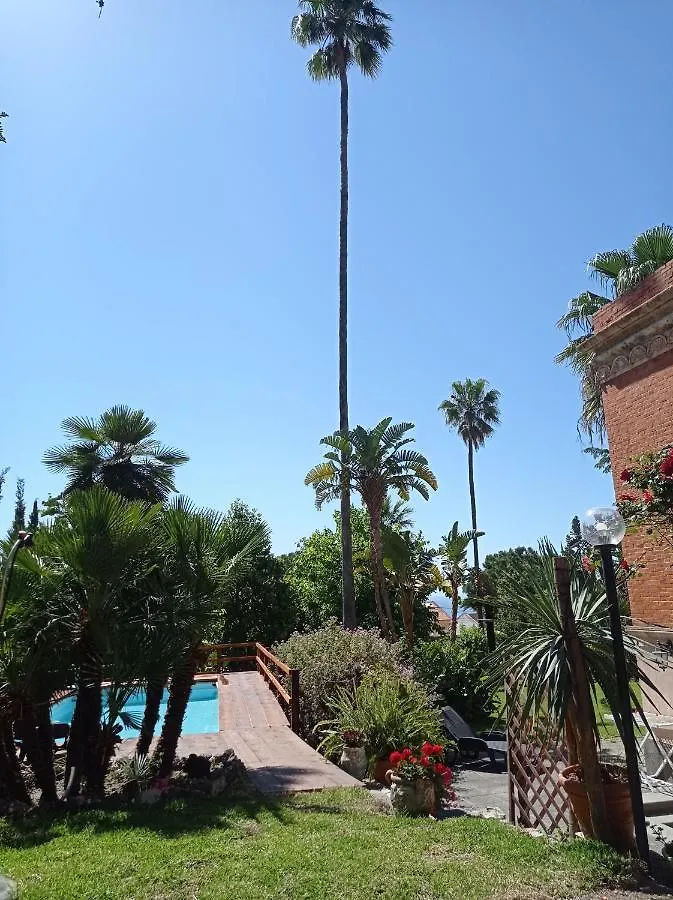 Villa Dei Marchesi Carrozza Santa Teresa di Riva