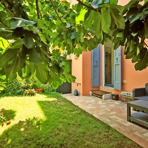  Apartment Oasis In The Centre Of Italien